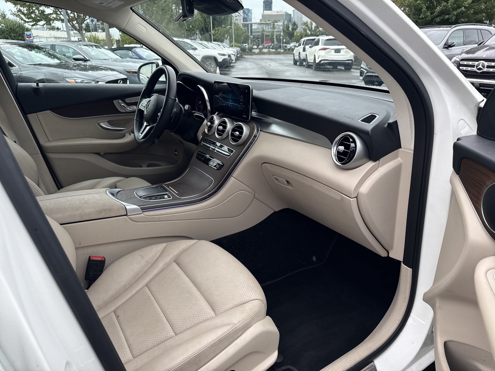 Used 2022 Mercedes-Benz GLC 300 4MATIC image 13