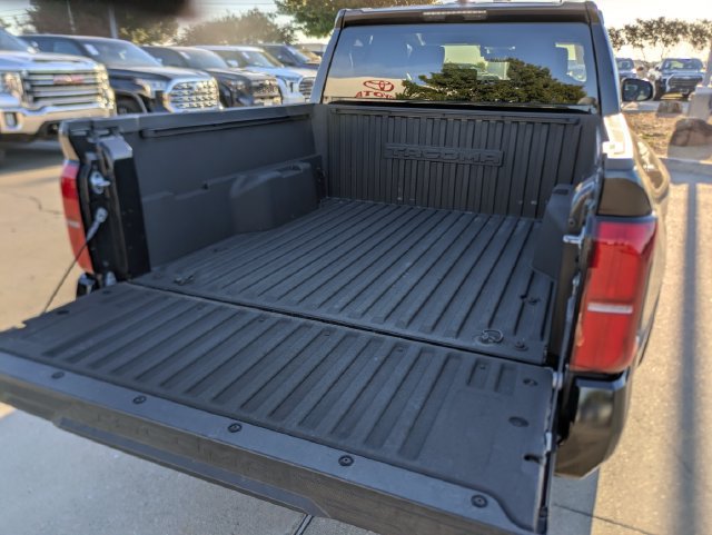 Used 2024 Toyota Tacoma SR5 AWD/4WD image 26