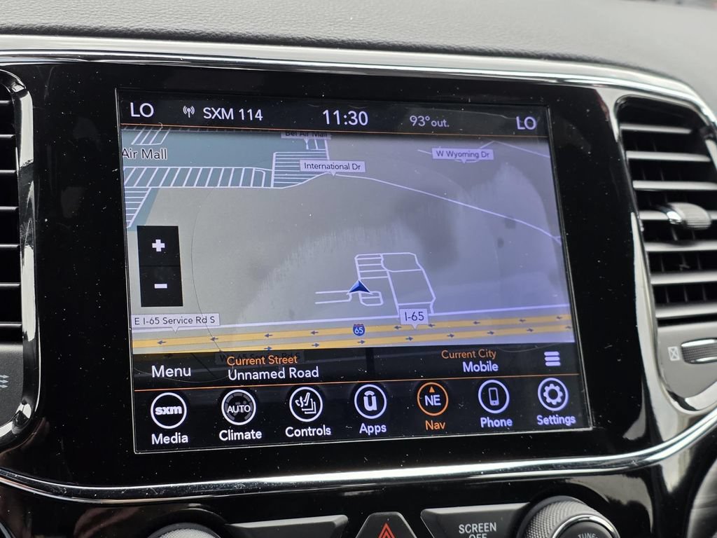 Used 2020 Jeep Grand Cherokee Altitude AWD/4WD image 17