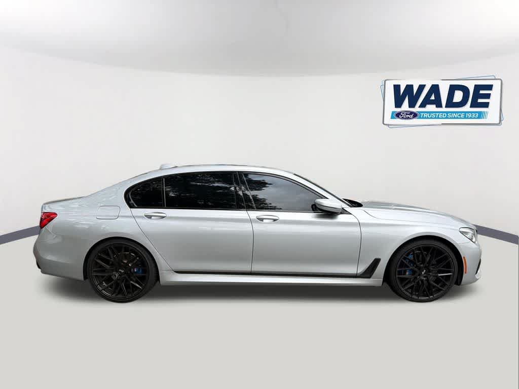 Used 2019 BMW 750i xDrive w/ Executive Package AWD/4WD image 4