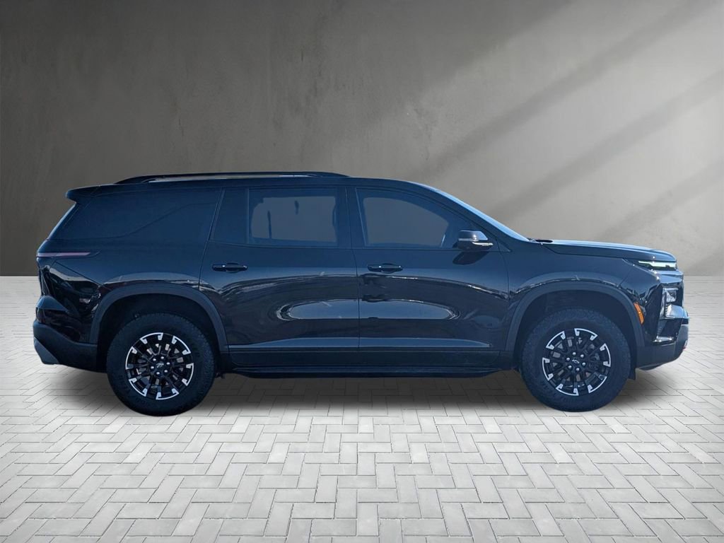 Used 2024 Chevrolet Traverse Z71 w/ Enhanced Driving Package image 9