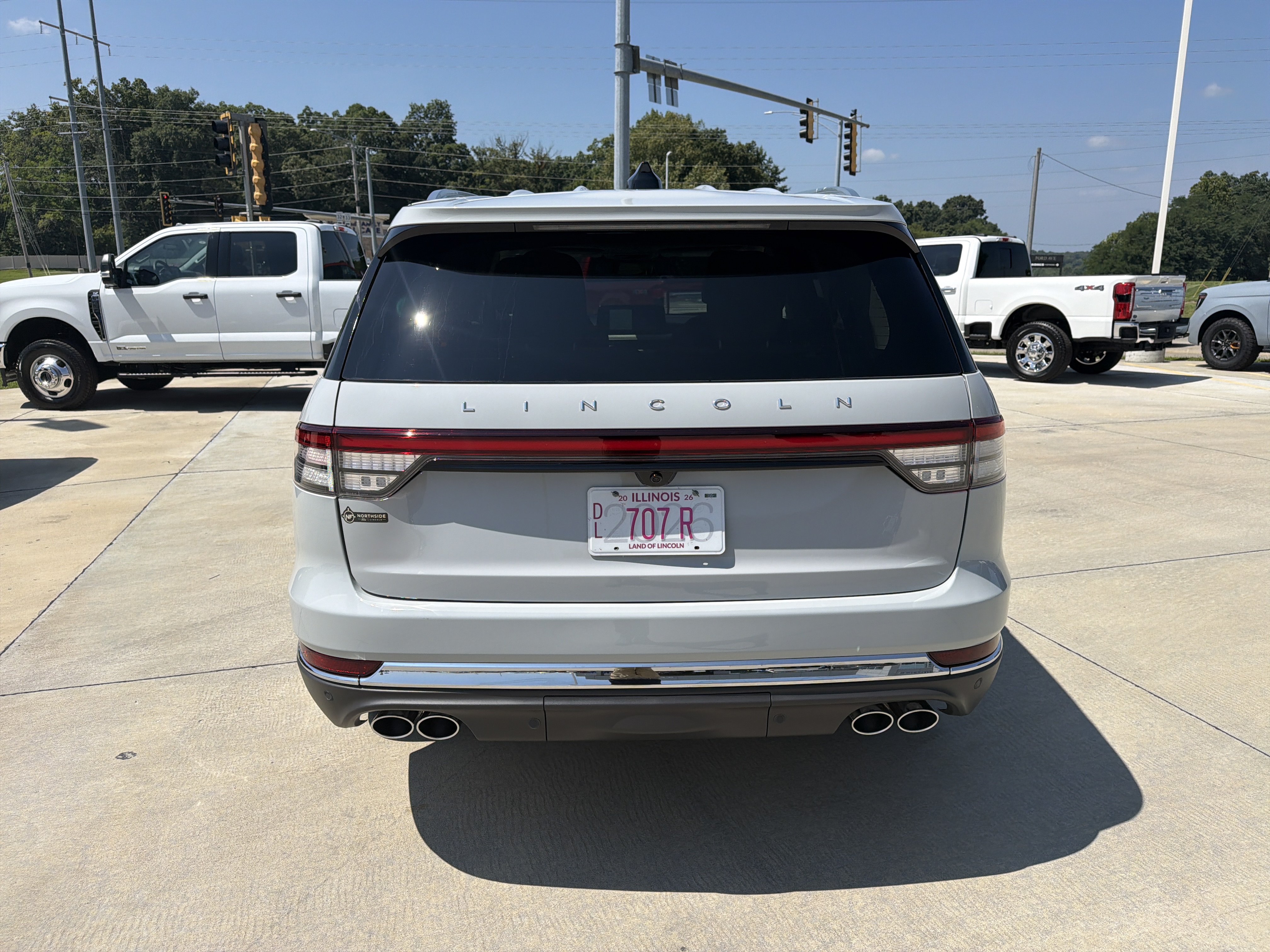 New 2027 Lincoln Aviator AWD image 6