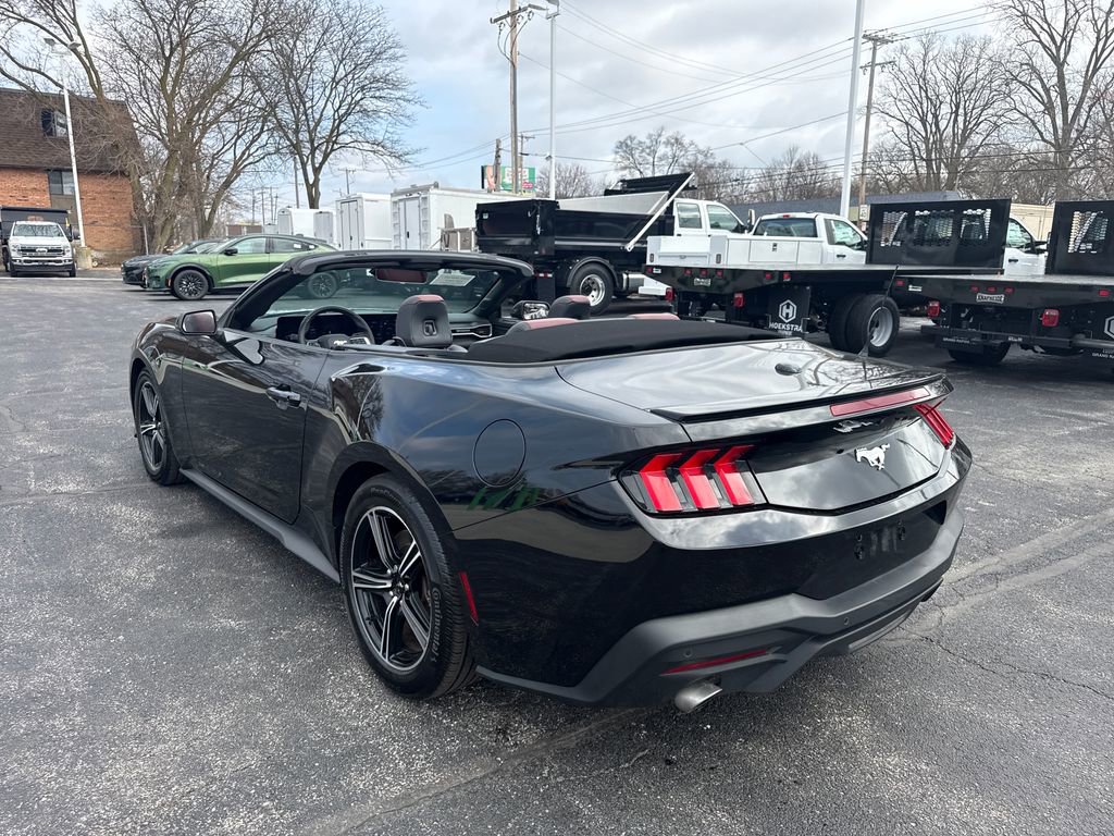 Used 2025 Ford Mustang Premium RWD image 39
