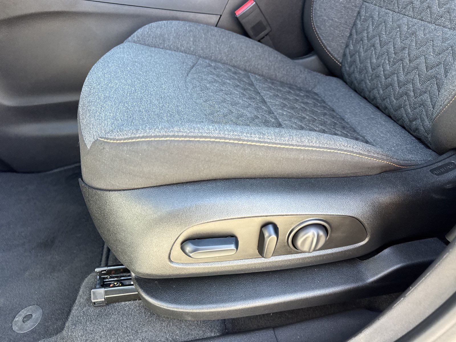 Used 2024 Chevrolet Equinox LT AWD/4WD image 12