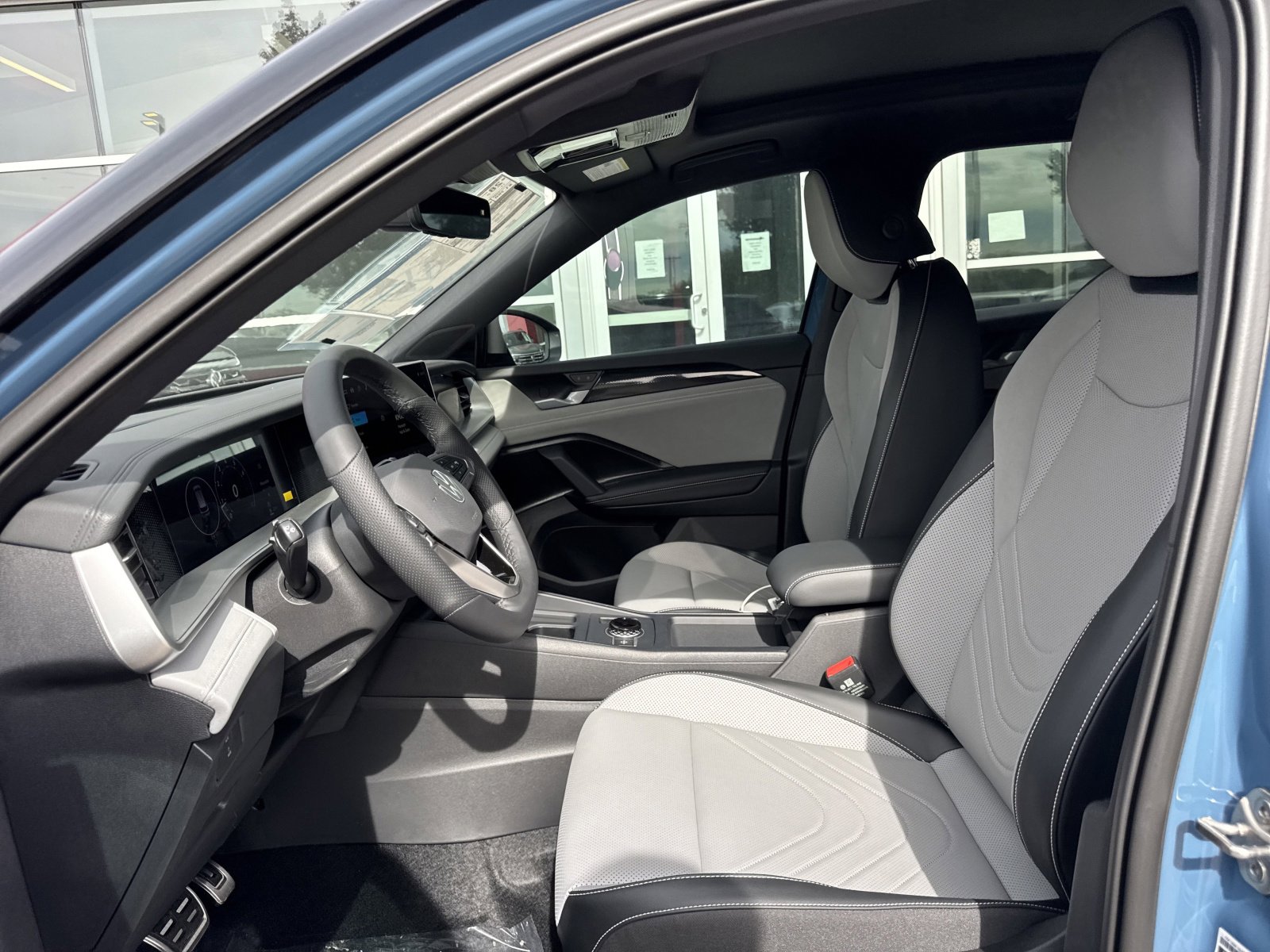 New 2026 Volkswagen Tiguan SE R-Line image 9