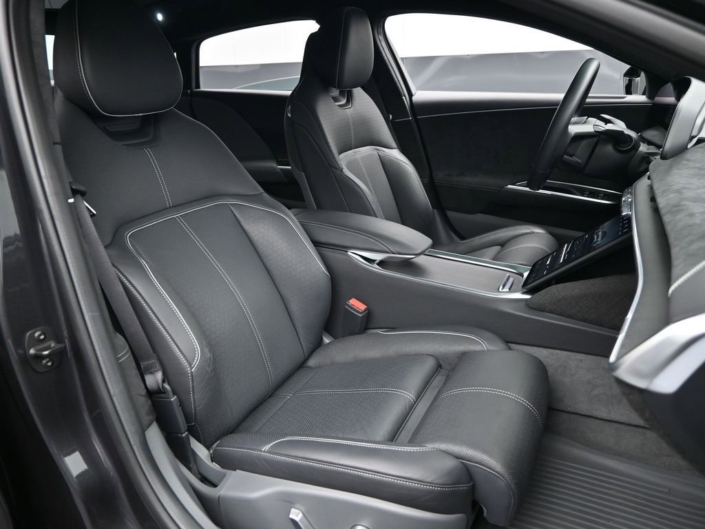 Used 2022 Lucid Air Grand Touring image 33