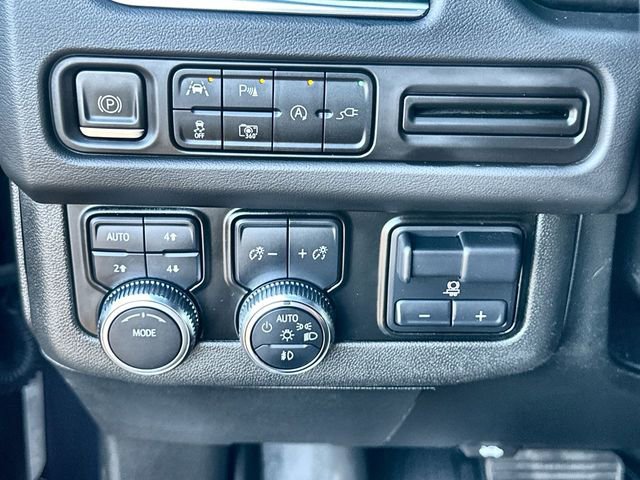 Used 2022 GMC Yukon SLT w/ SLT Luxury Package image 18