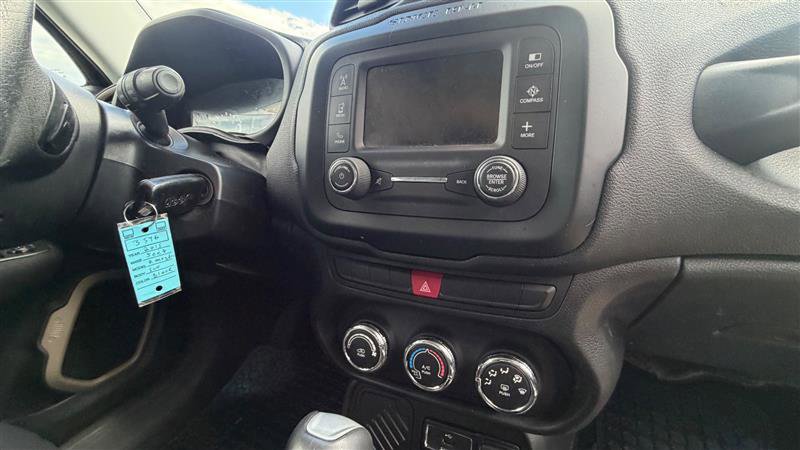 Used 2015 Jeep Renegade Latitude image 22