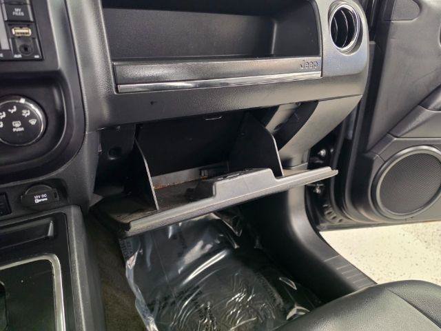 Used 2016 Jeep Patriot High Altitude FWD image 29