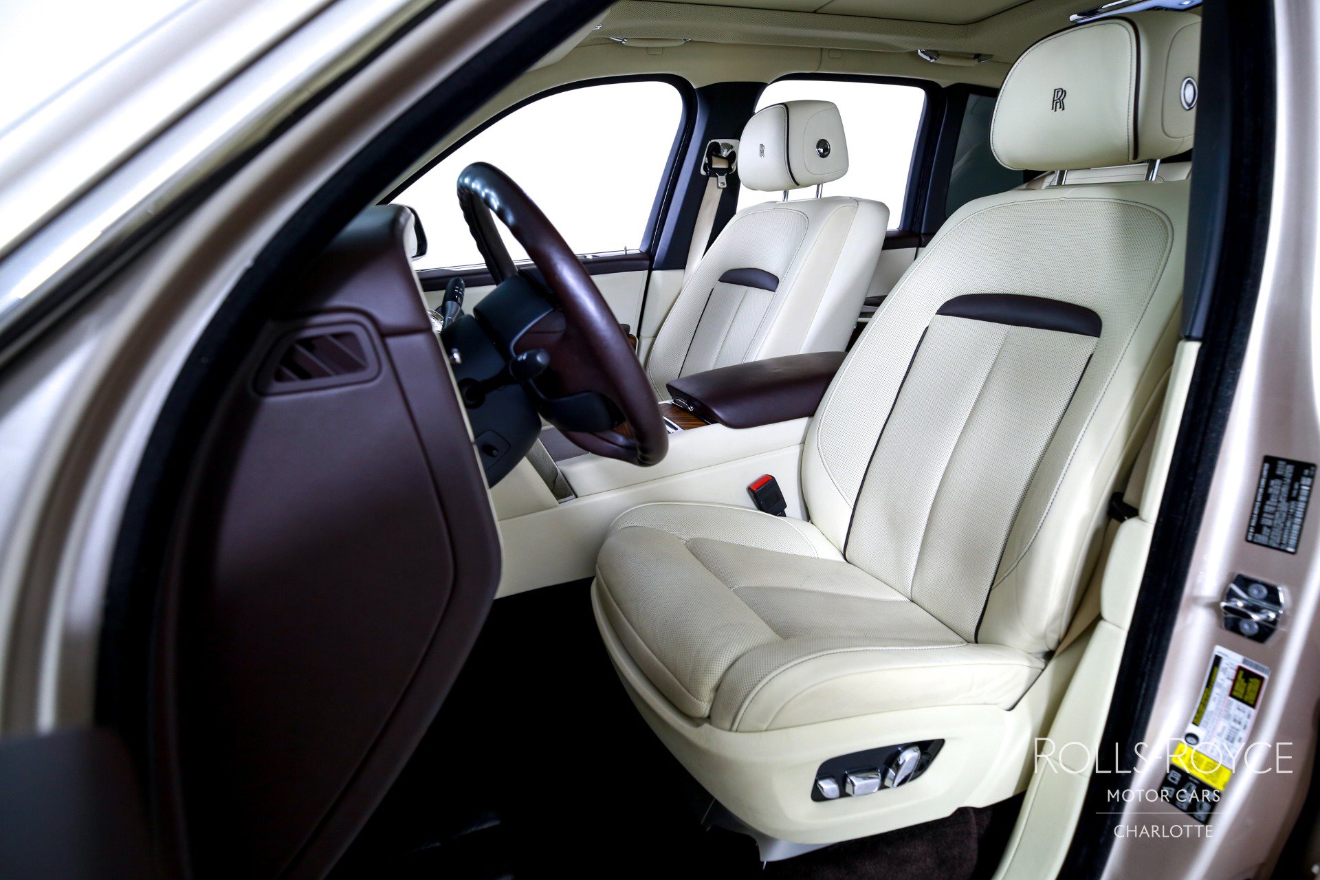 Used 2019 Rolls-Royce Cullinan image 11