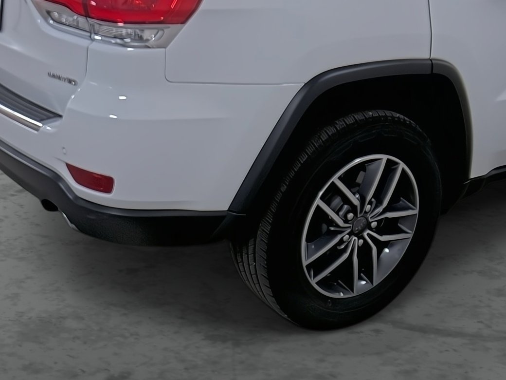 Used 2019 Jeep Grand Cherokee Limited AWD/4WD image 12