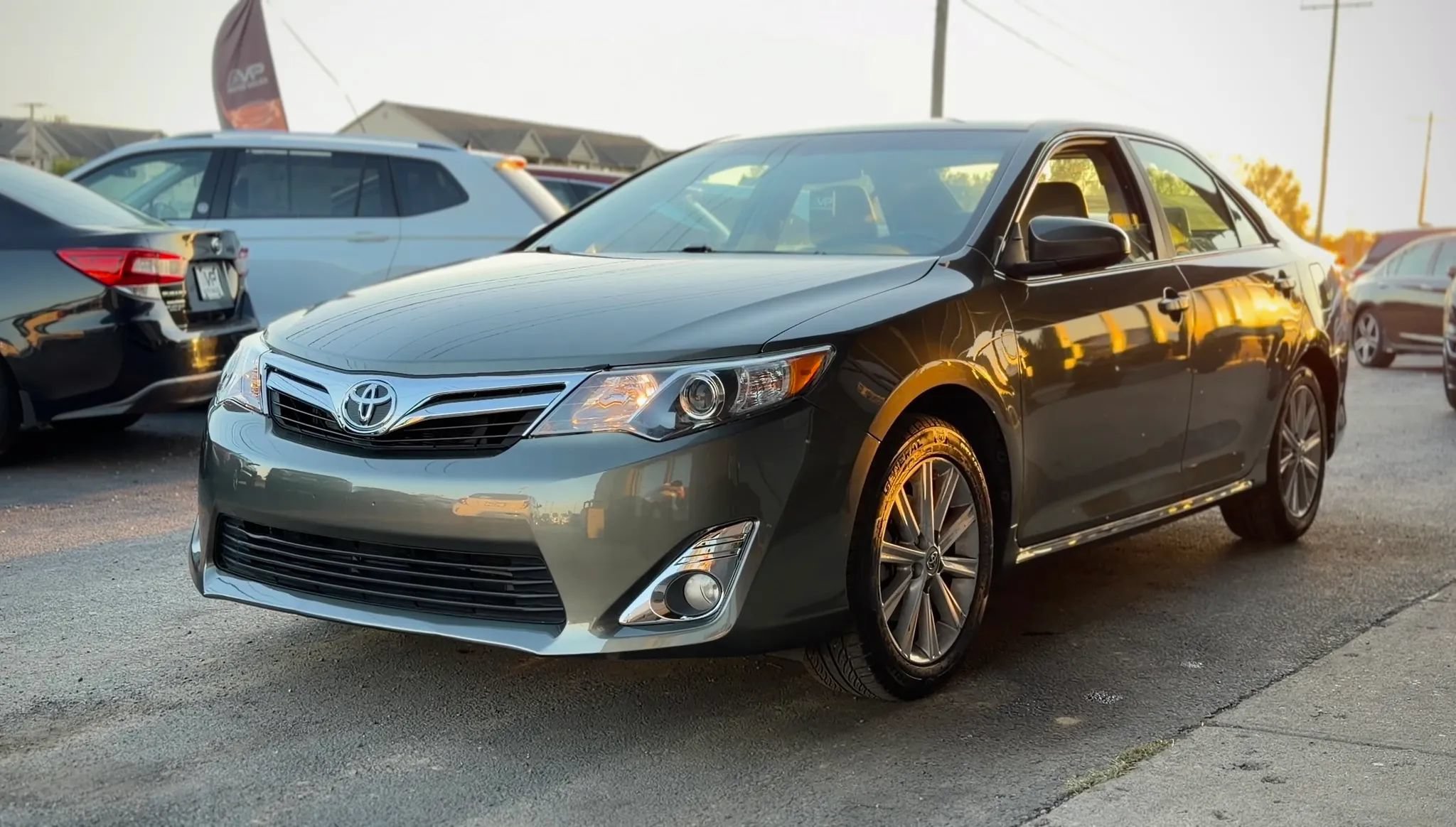 Used 2012 Toyota Camry XLE FWD image 5