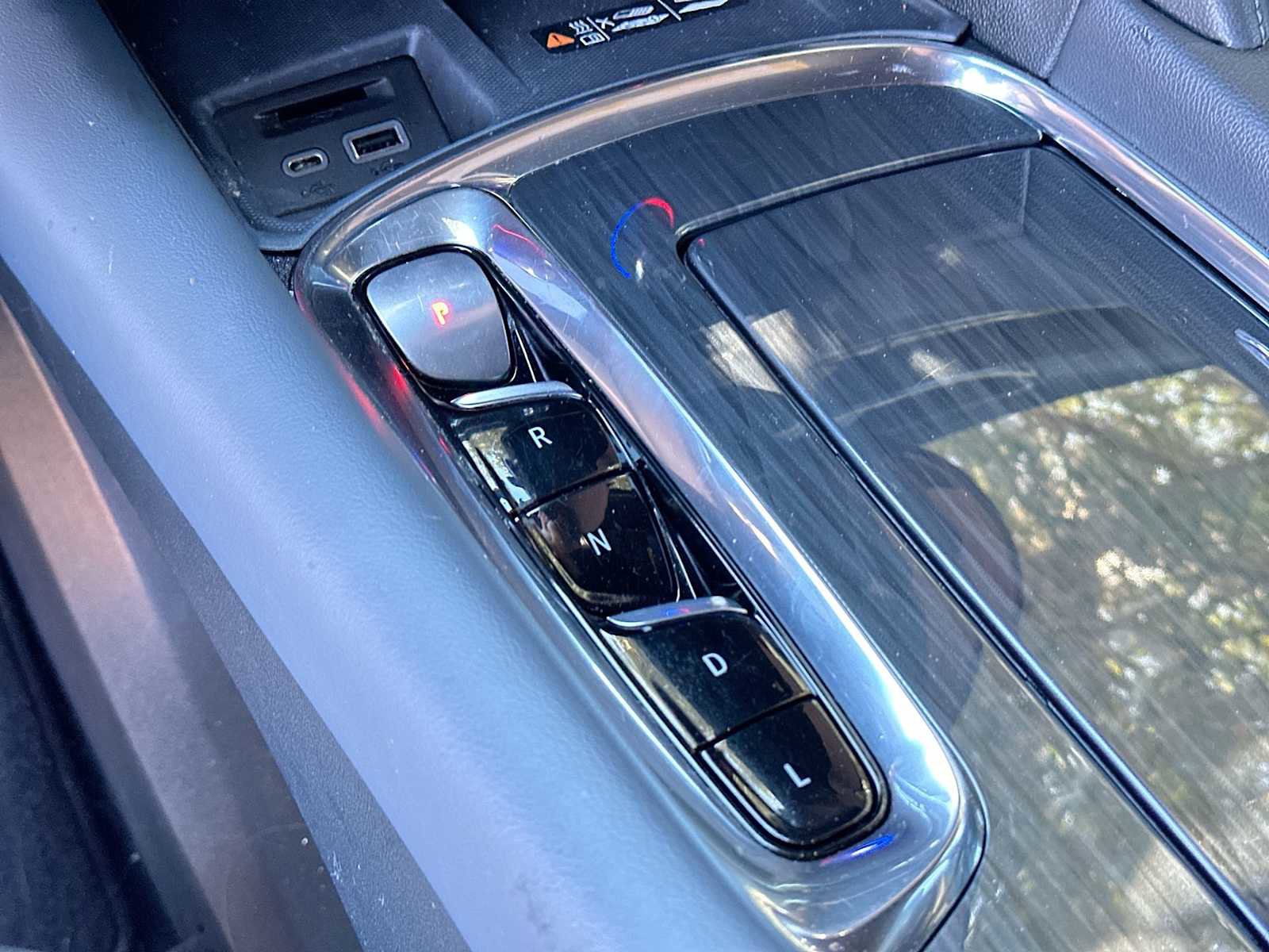 Used 2024 Buick Enclave Essence image 21