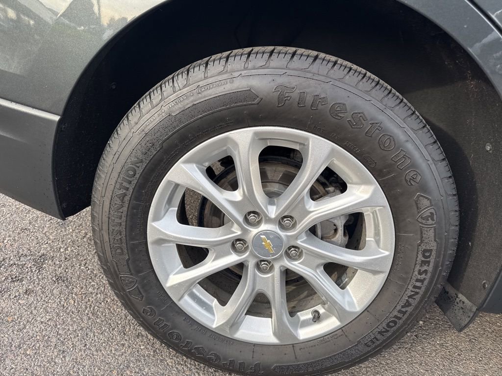 Used 2020 Chevrolet Equinox LT w/ Driver Convenience Package image 9