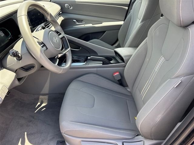 Used 2025 Hyundai Elantra Sport FWD image 15
