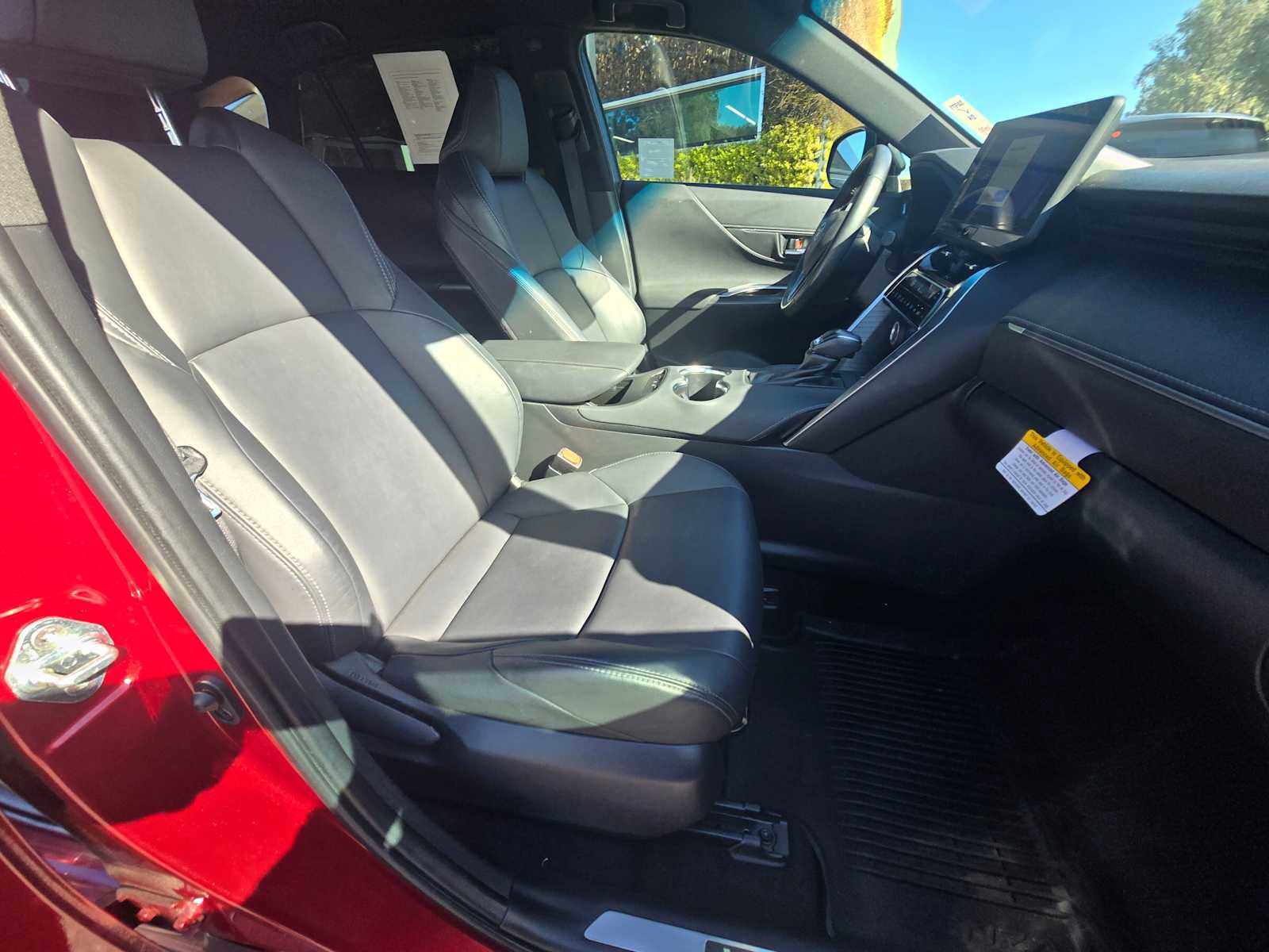 Used 2023 Toyota Venza Nightshade image 11