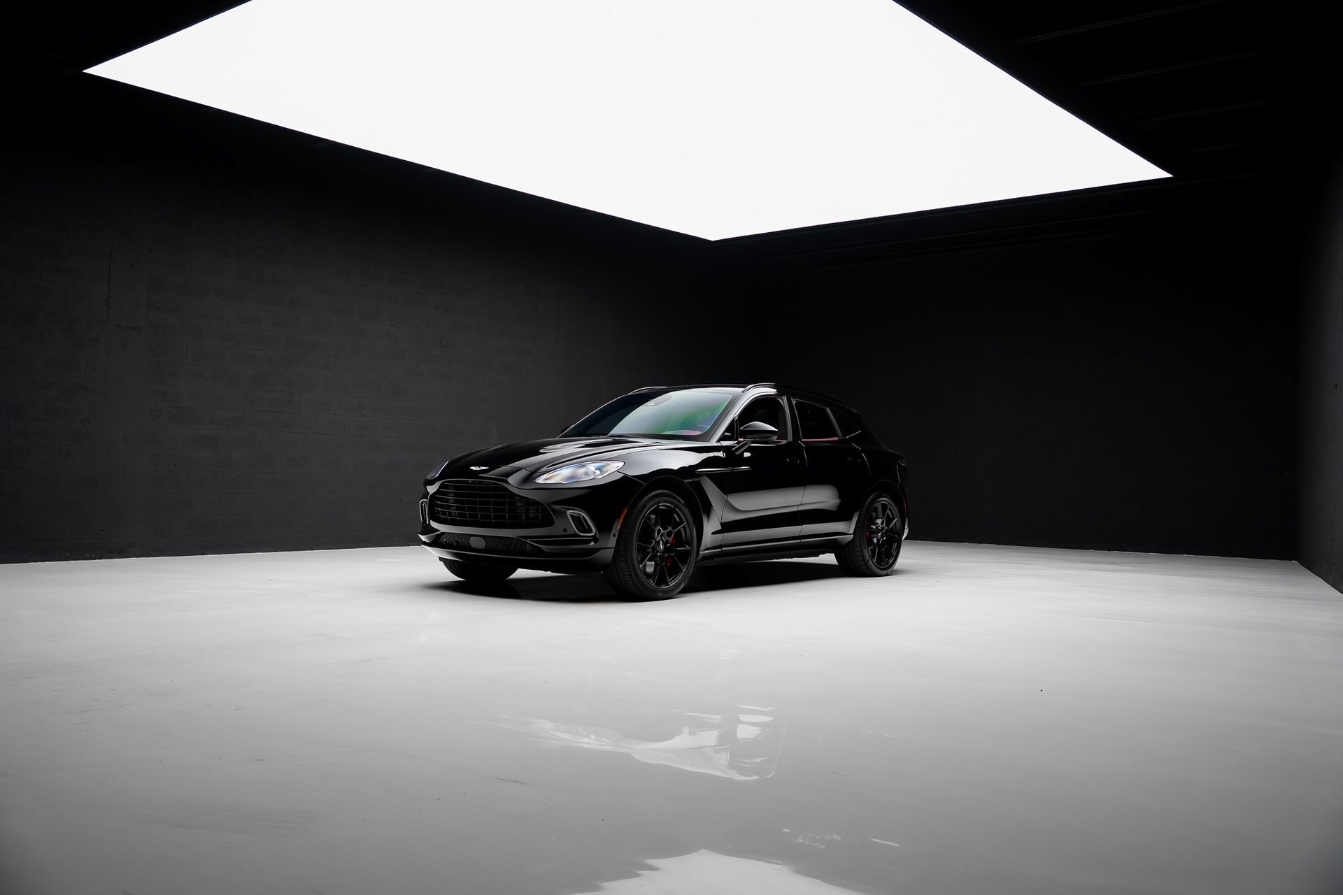 Used 2021 Aston Martin DBX image 83