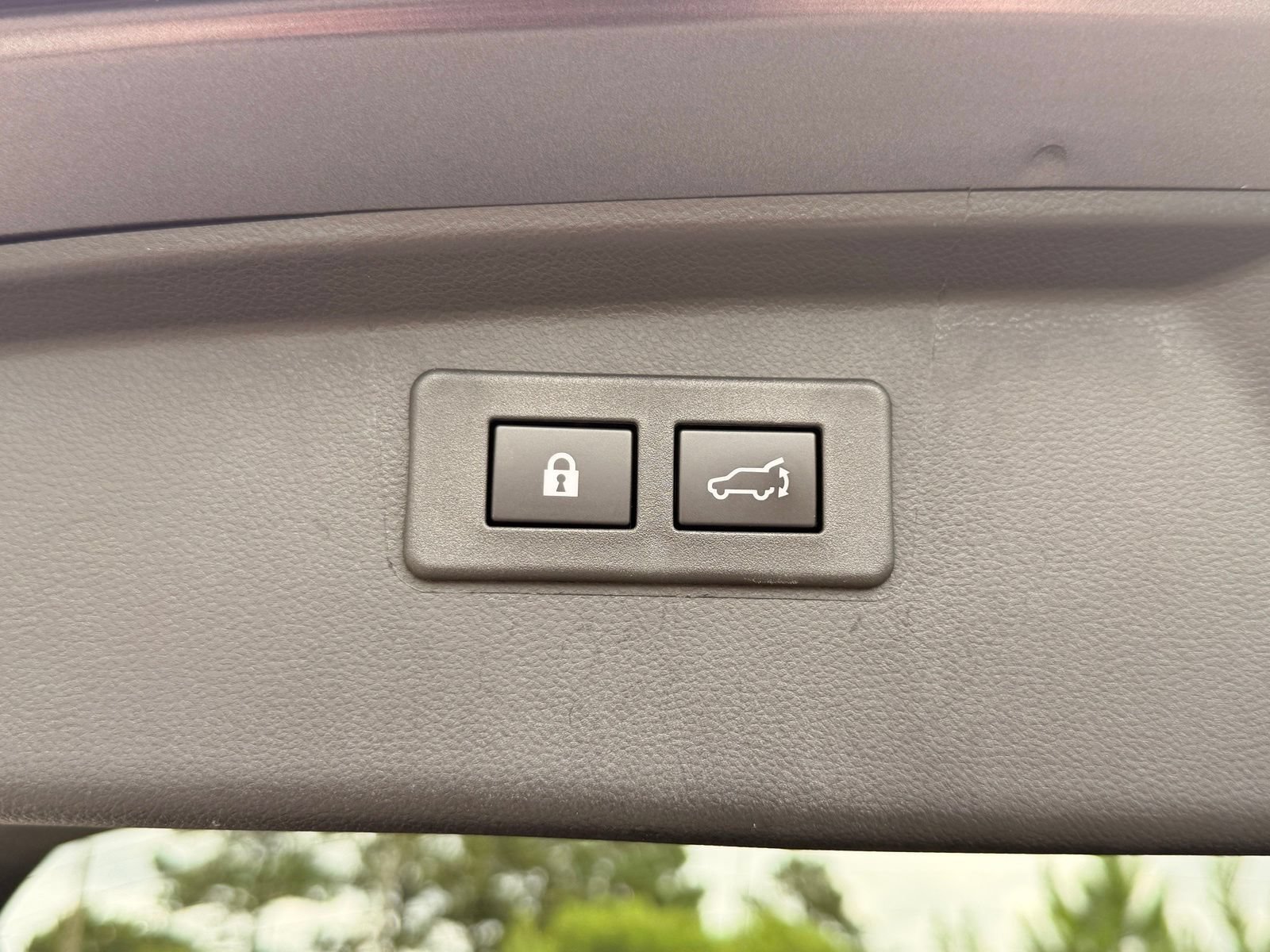 Used 2025 Subaru Outback Touring w/ Popular Package #2 AWD/4WD image 19
