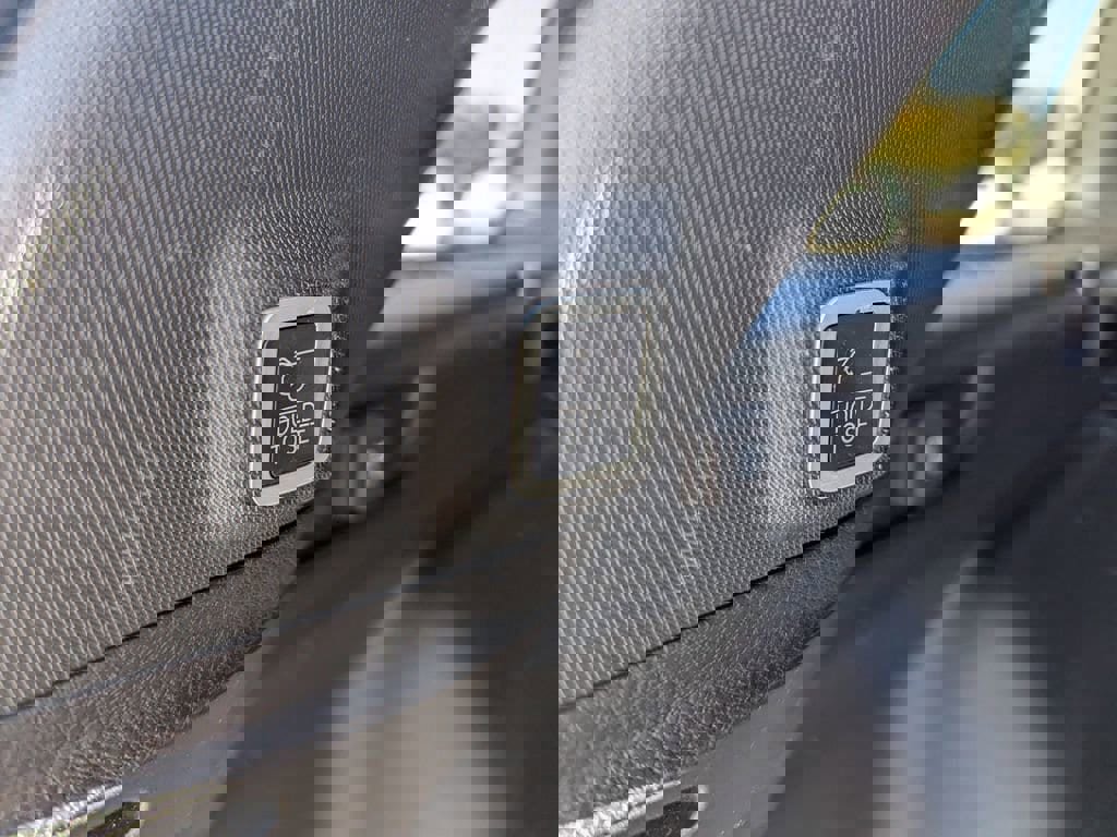 Used 2022 Jeep Grand Cherokee Altitude image 9