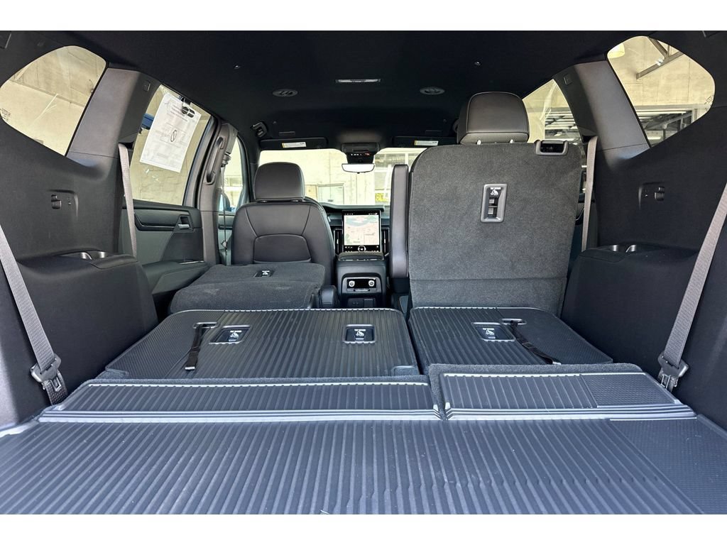 New 2026 GMC Acadia AT4 w/ LPO, Floor Liner Package AWD/4WD image 13