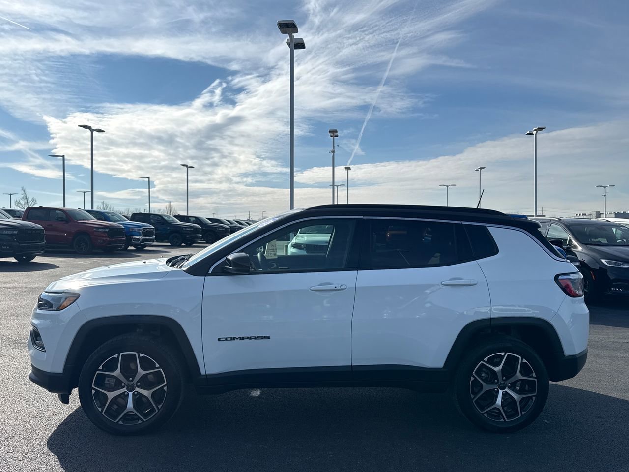 Used 2025 Jeep Compass Limited w/ Sun & Sound Group image 6