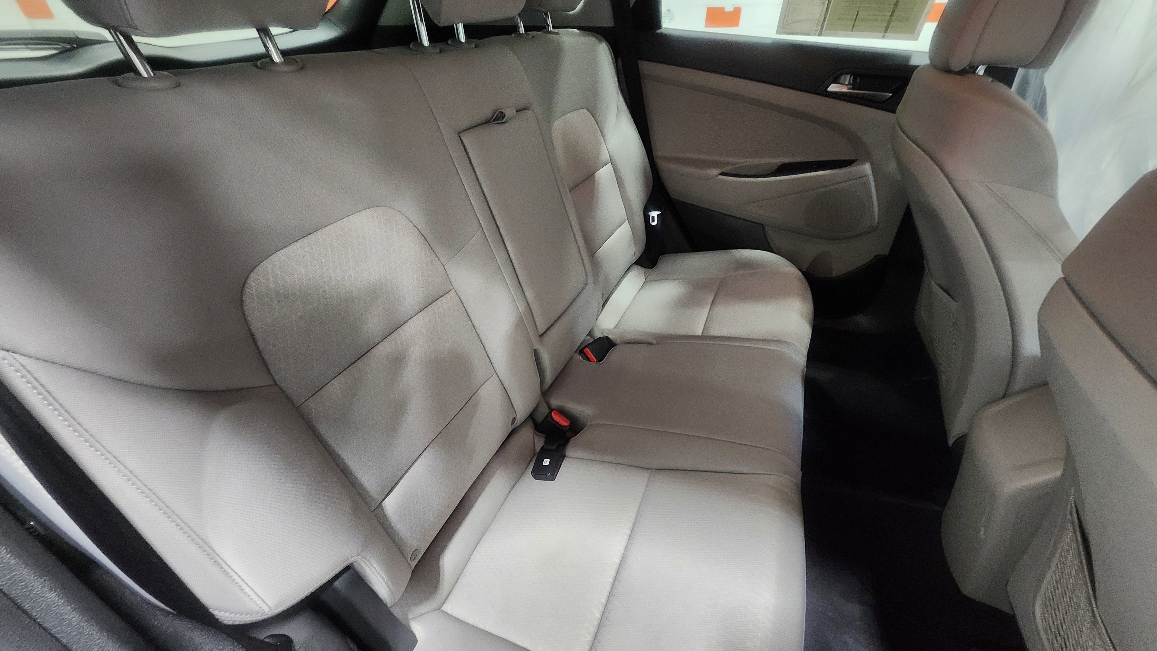 Used 2018 Hyundai Tucson SE w/ Cargo Package image 17