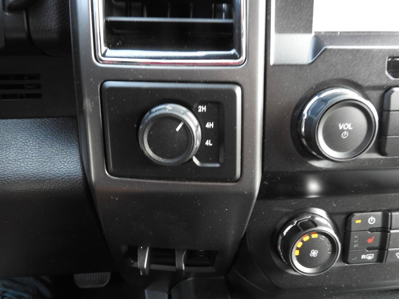 Used 2020 Ford F150 XLT w/ Equipment Group 302A Luxury AWD/4WD image 13