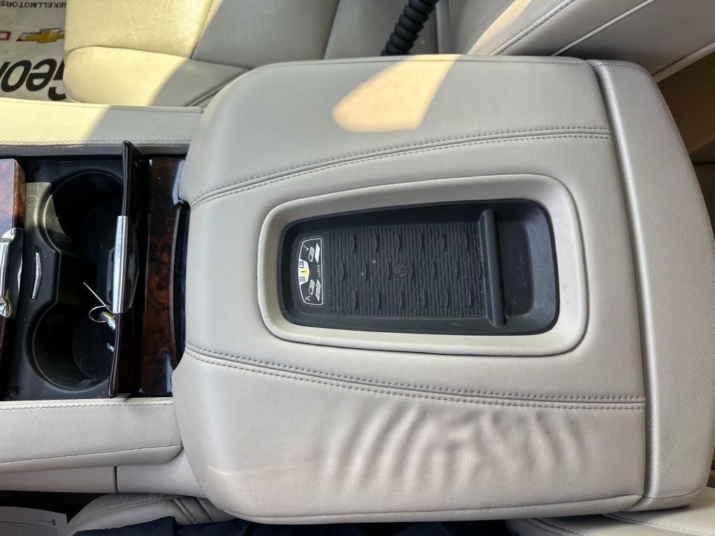 Used 2015 Cadillac Escalade Luxury image 17