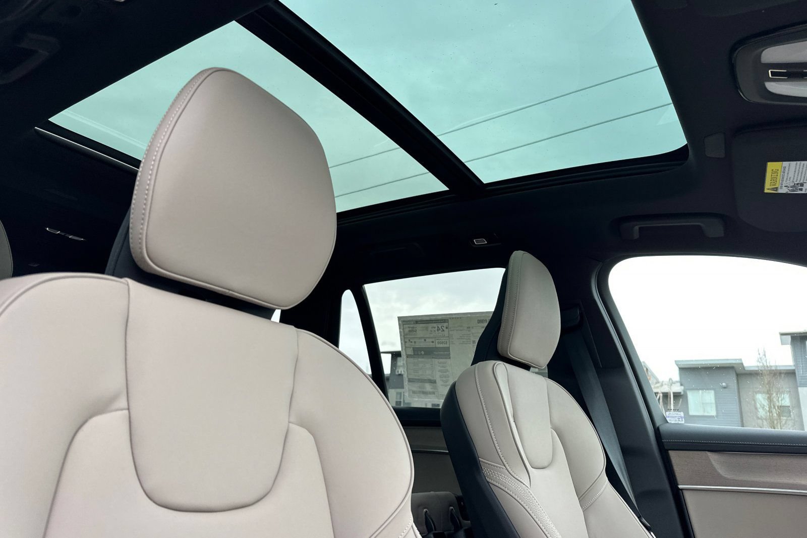 New 2026 Volvo XC90 B5 Core w/ Protection Package Premier AWD/4WD image 17