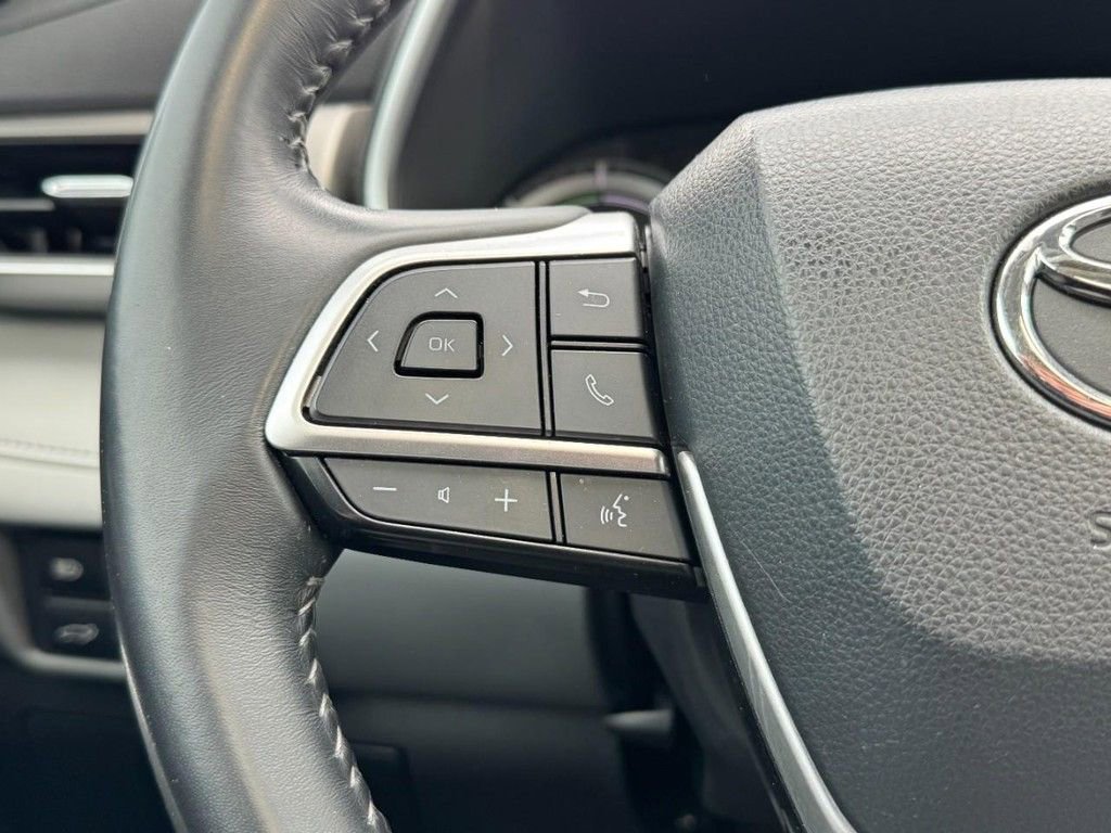 Used 2022 Toyota Highlander XLE image 17