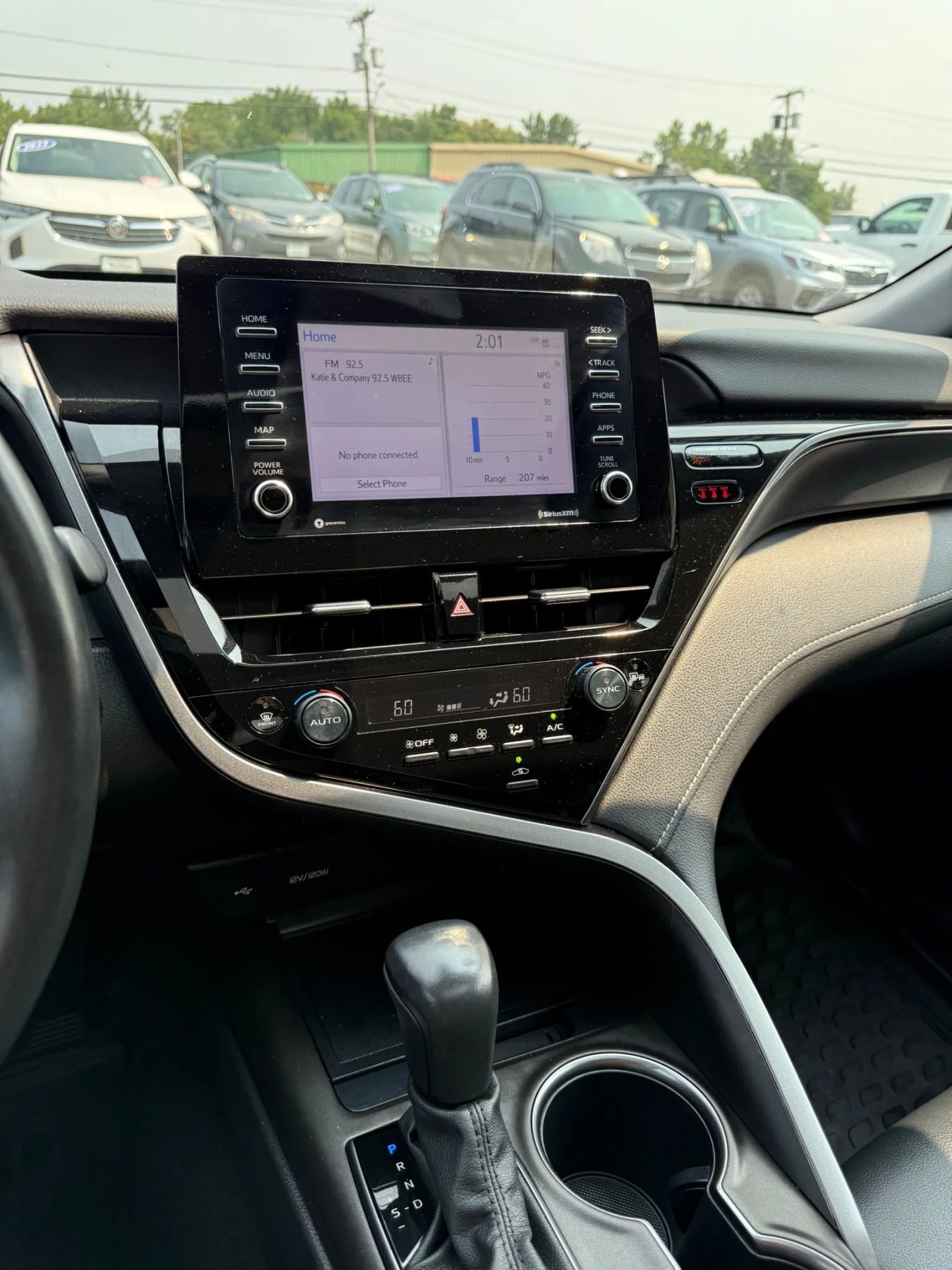 Used 2023 Toyota Camry SE w/ Cold Weather Package image 22