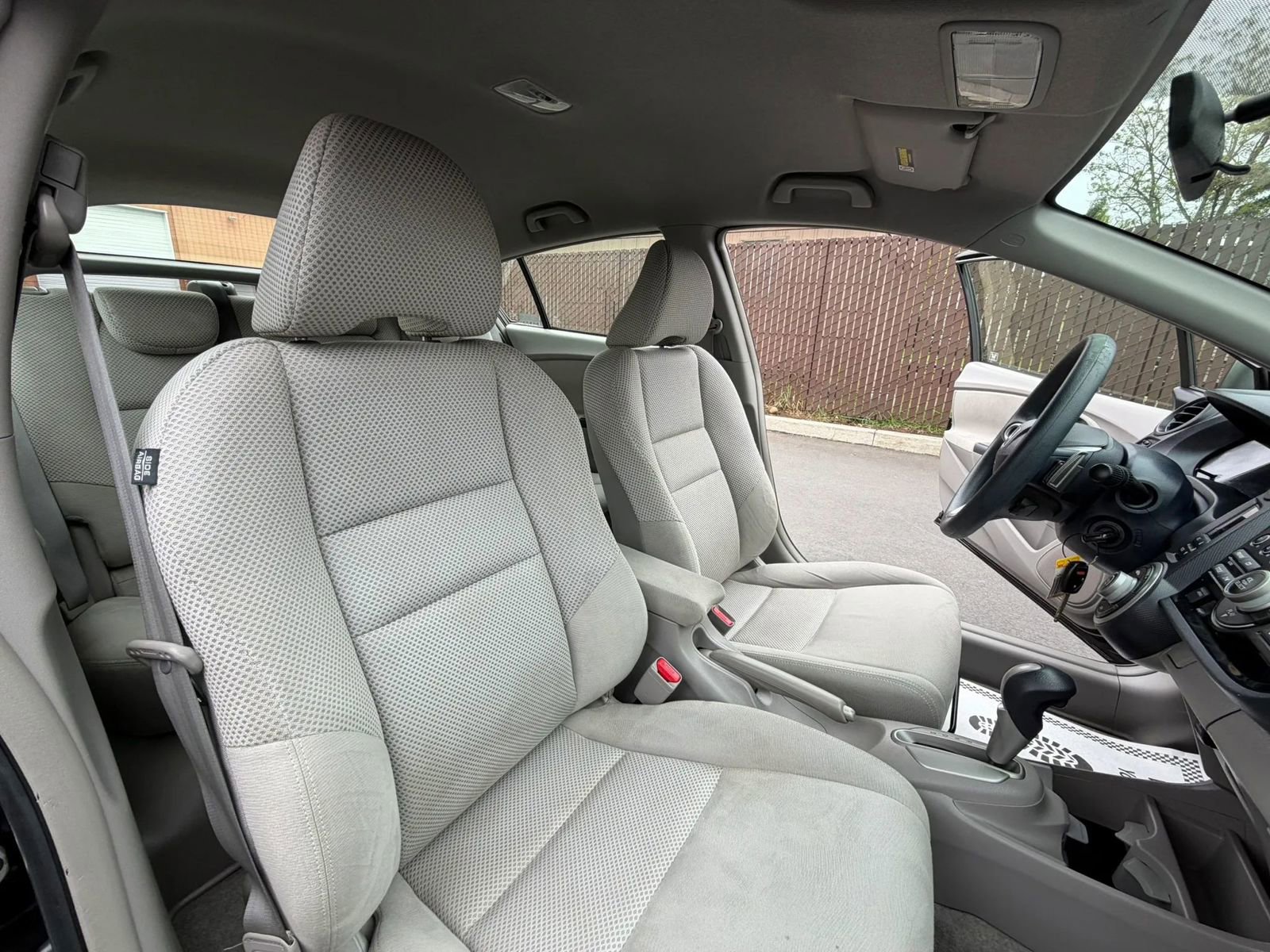 Used 2010 Honda Insight EX image 25