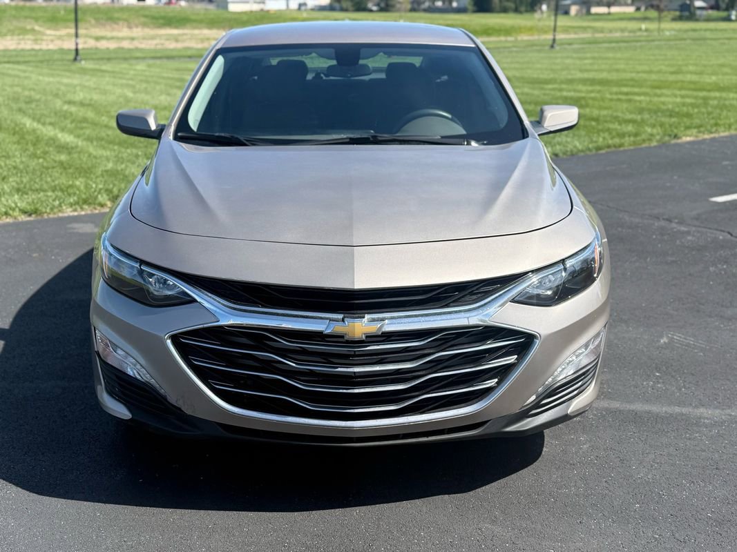 Used 2022 Chevrolet Malibu LT image 2