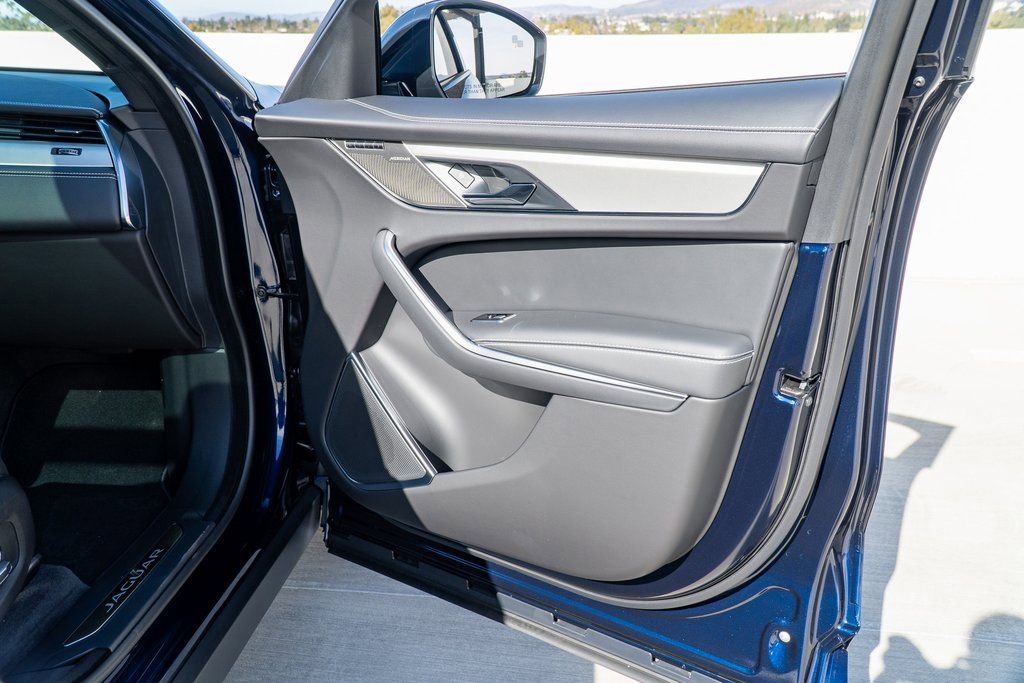 Used 2025 Jaguar F-PACE R-Dynamic S AWD/4WD image 19