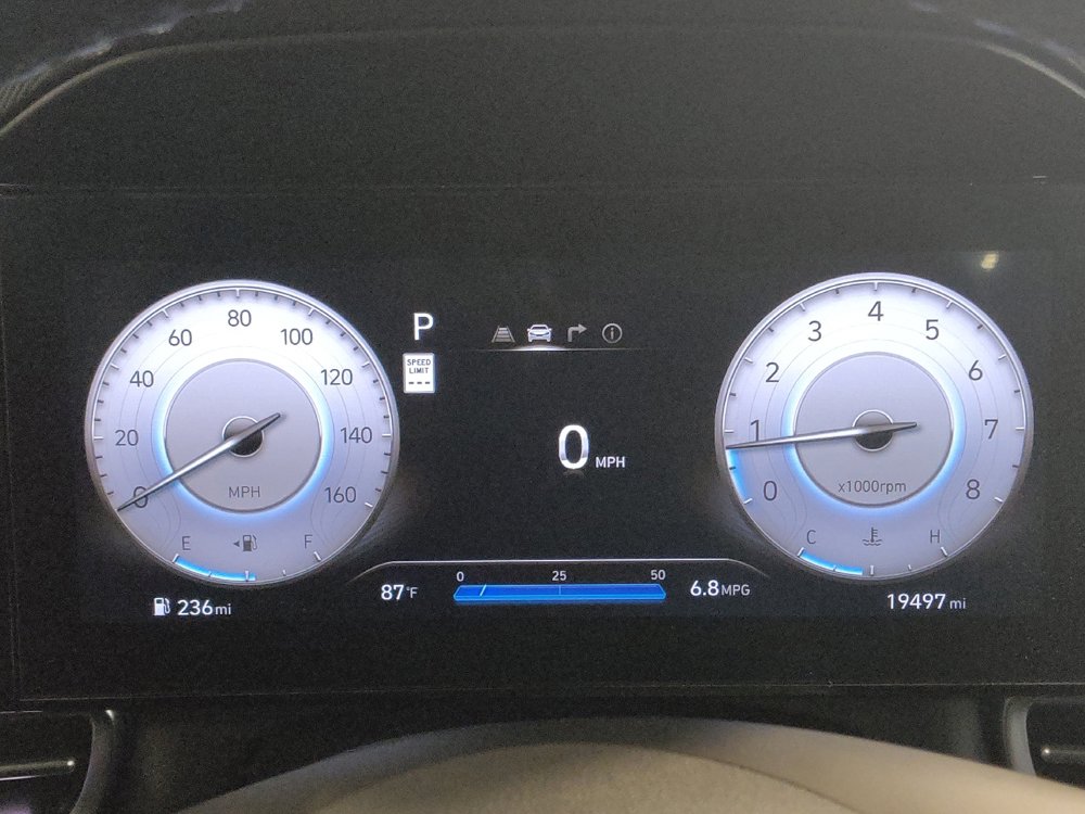 Used 2025 Hyundai Elantra SEL FWD image 23