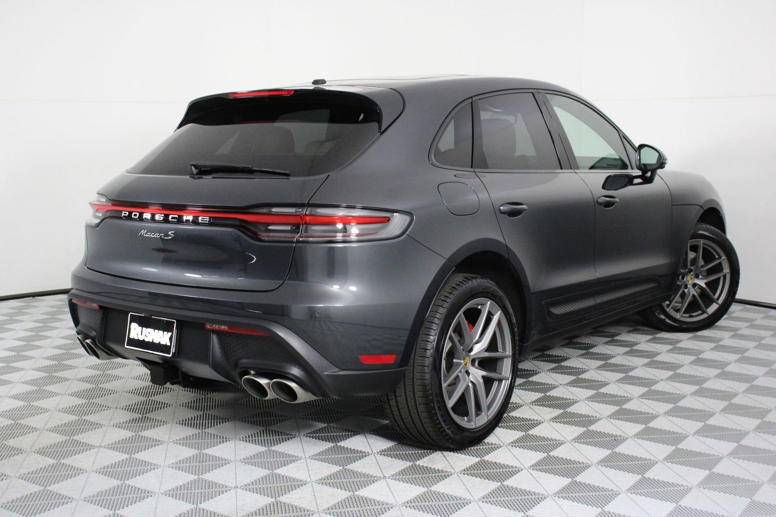 Certified 2025 Porsche Macan S image 7