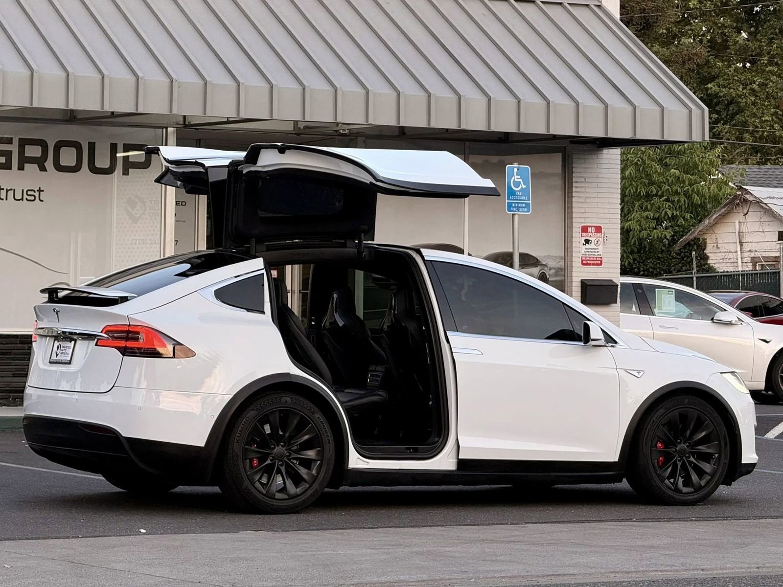 Used 2016 Tesla Model X 75D AWD/4WD image 8