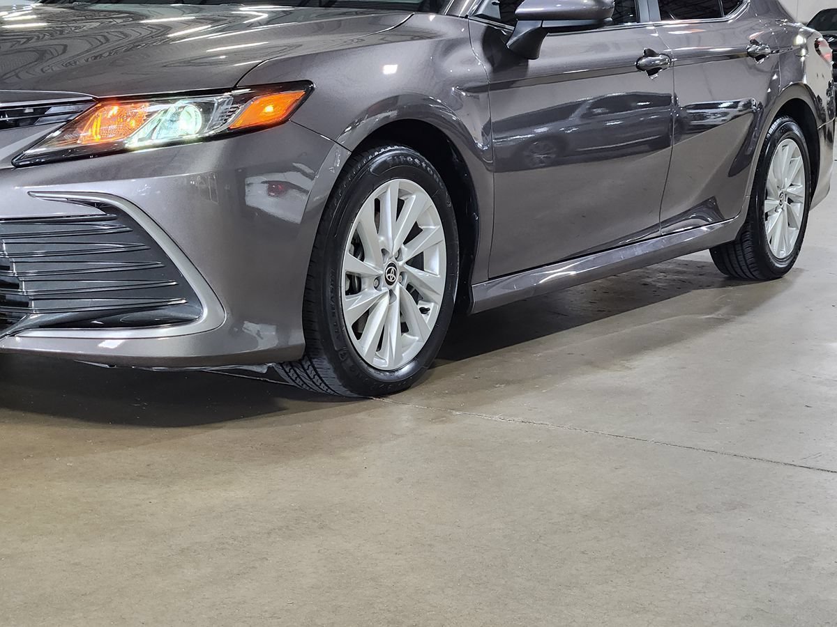 Used 2022 Toyota Camry LE FWD image 17