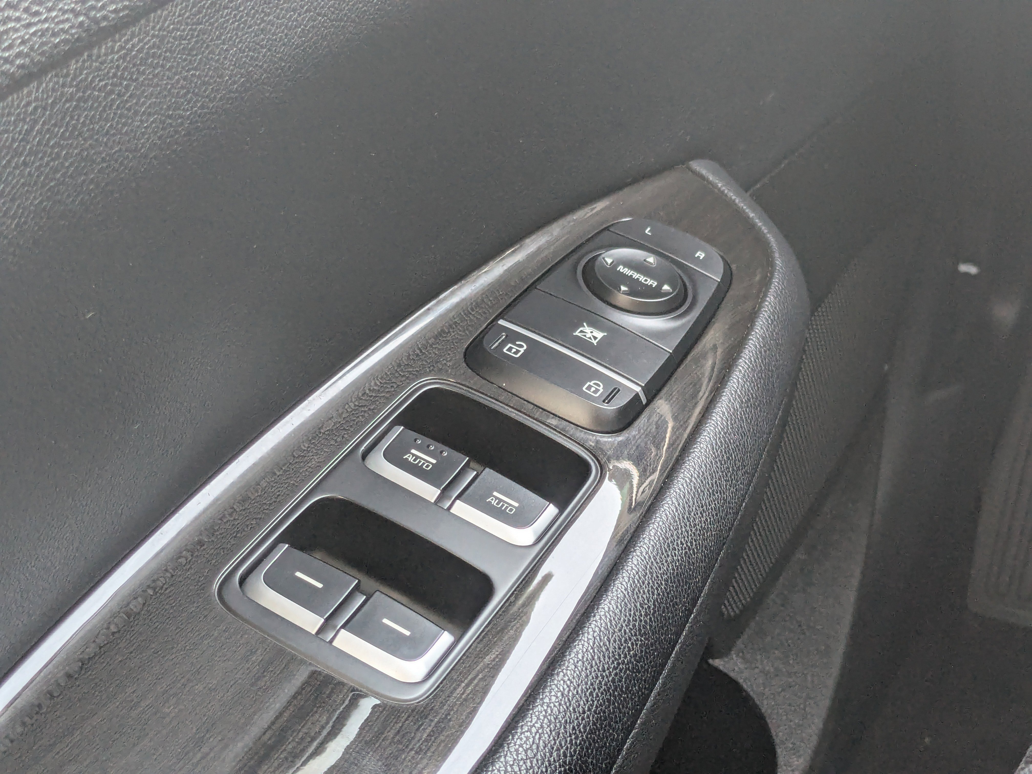 Used 2019 Kia Optima EX image 34