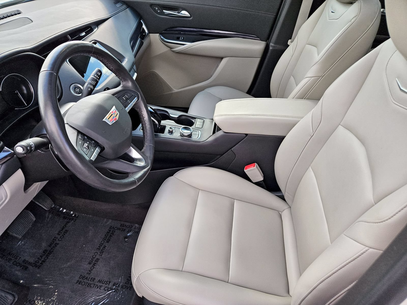 Certified 2023 Cadillac XT4 Luxury w/ Cold Weather Package FWD image 16