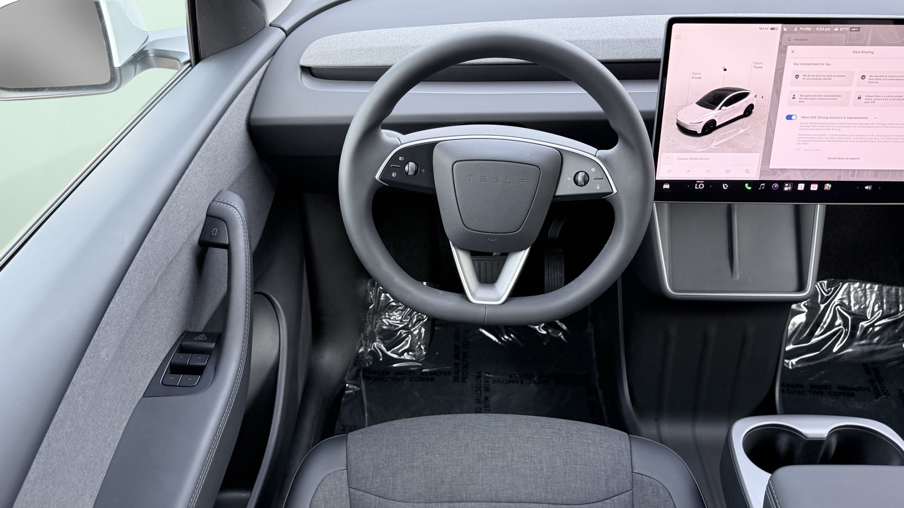 Used 2026 Tesla Model Y 2WD image 41