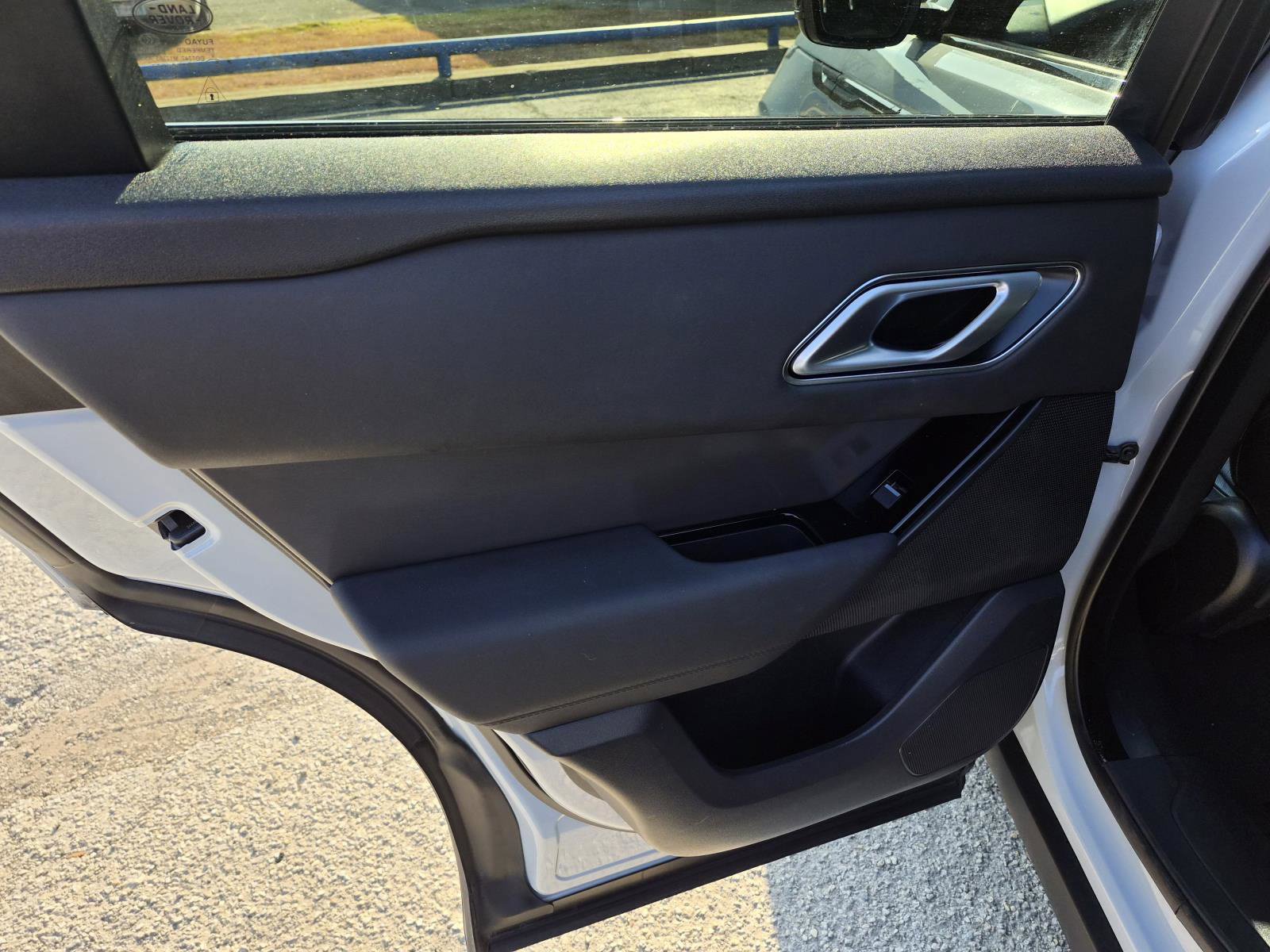 Used 2025 Land Rover Range Rover Velar Dynamic SE AWD/4WD image 16