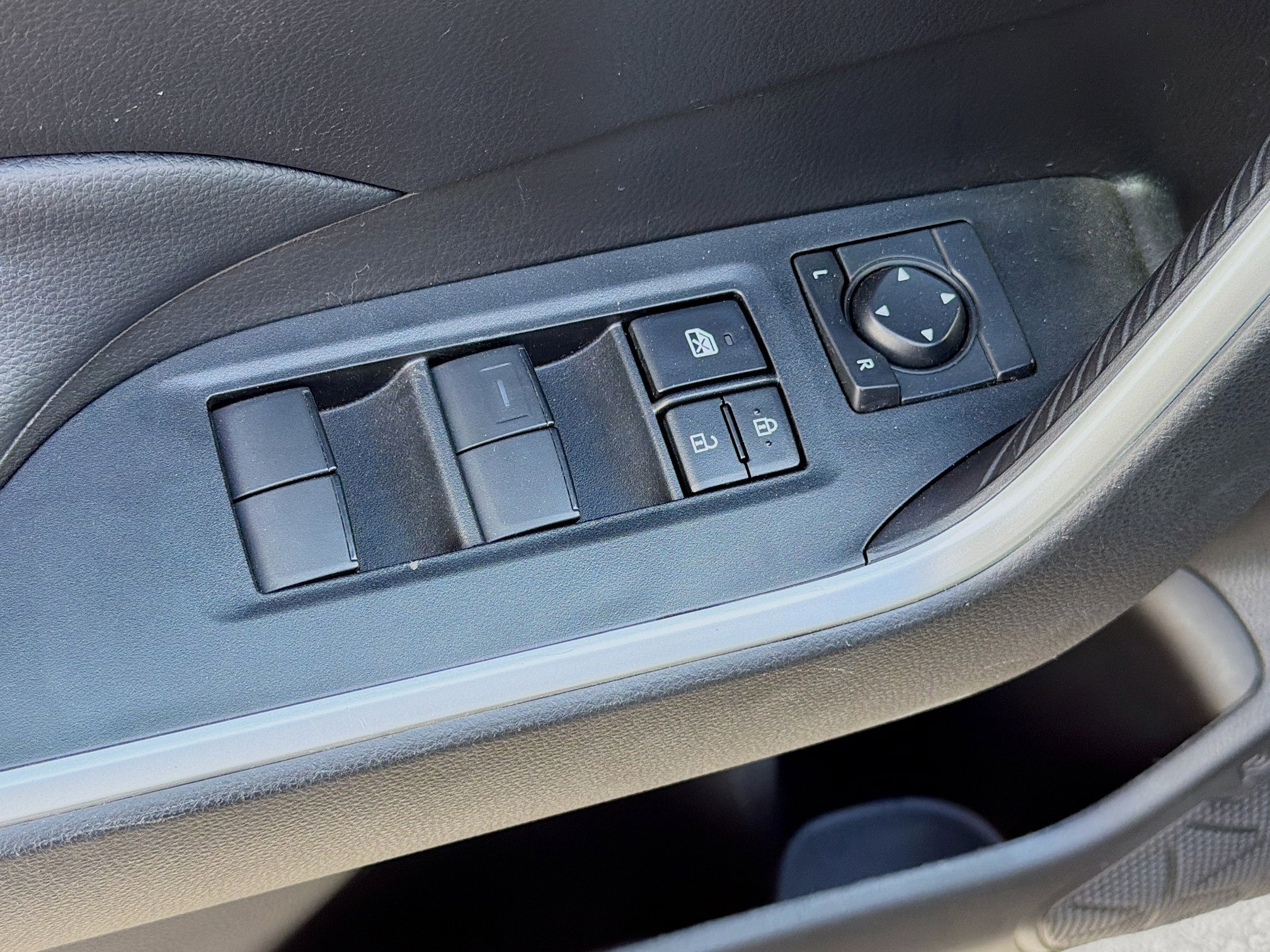 Used 2024 Toyota RAV4 LE image 22