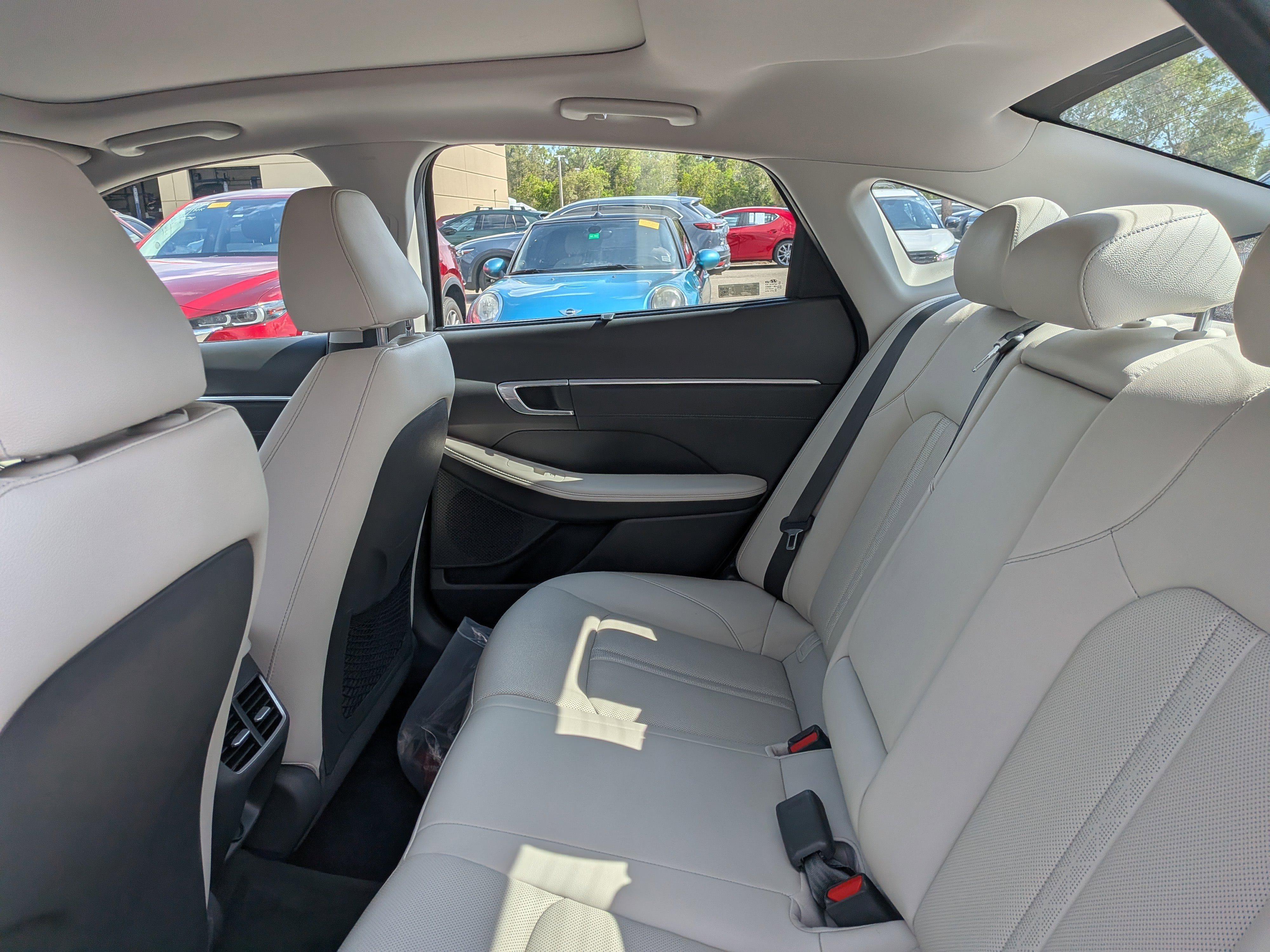 Used 2023 Hyundai Sonata Limited w/ Cargo Package FWD image 13