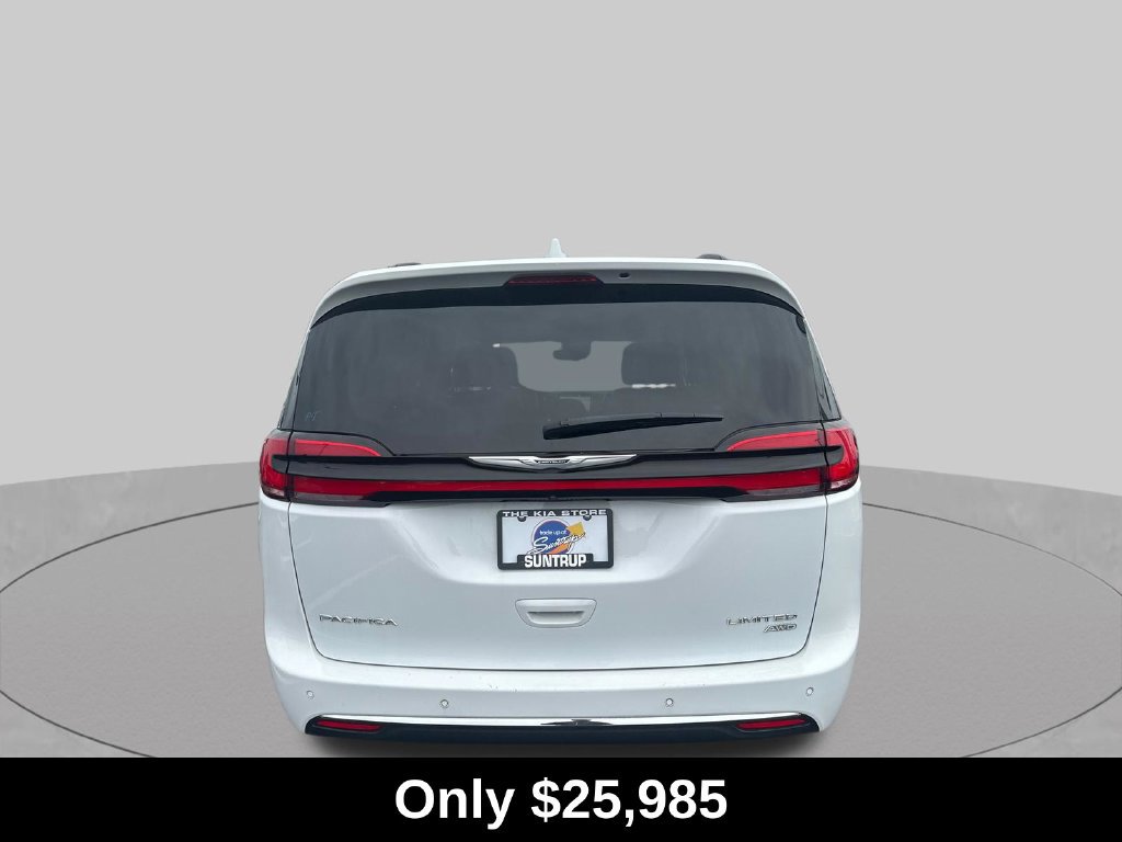 Used 2022 Chrysler Pacifica Limited AWD/4WD image 4