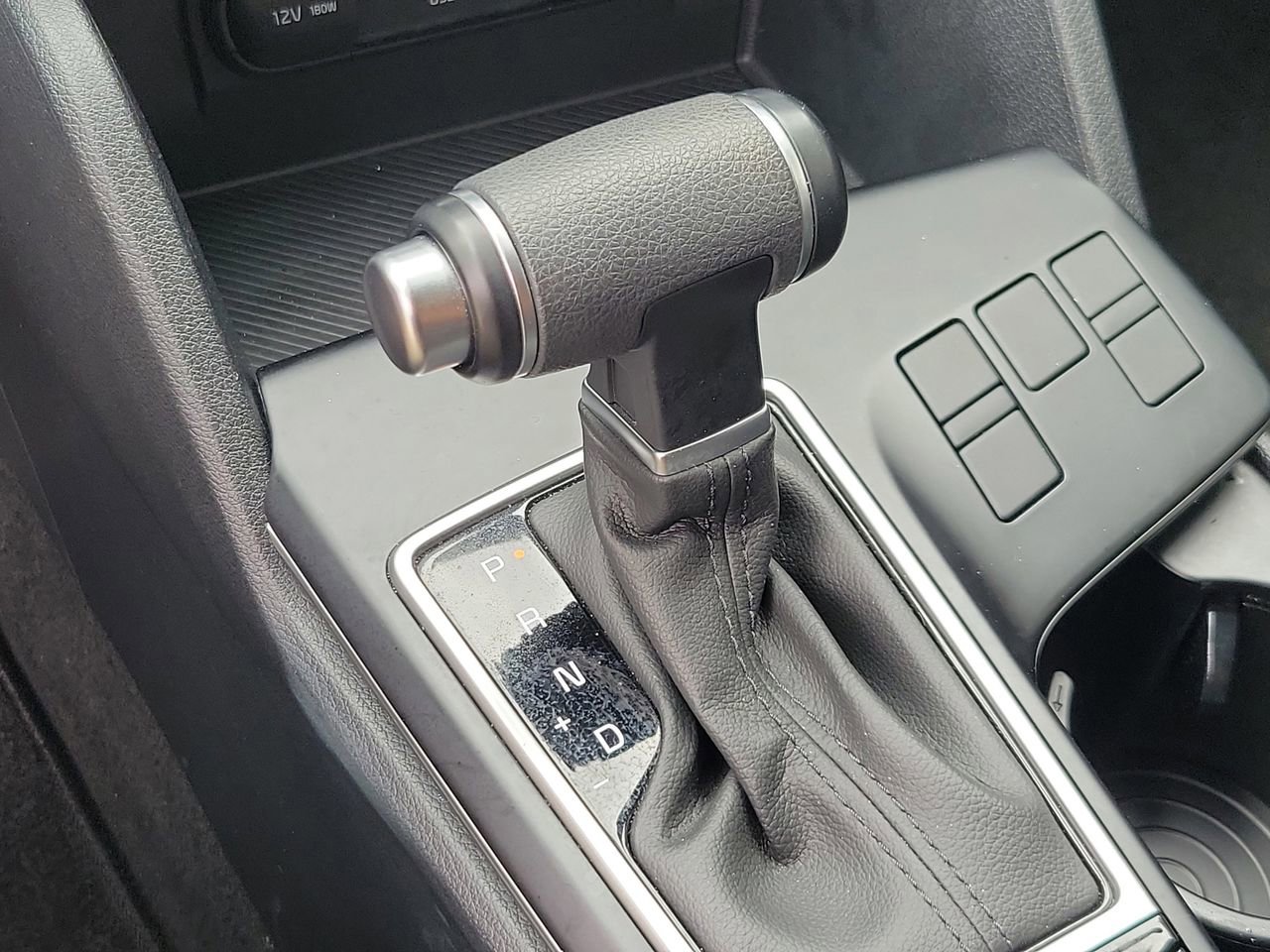 Used 2025 Kia Sportage LX image 26