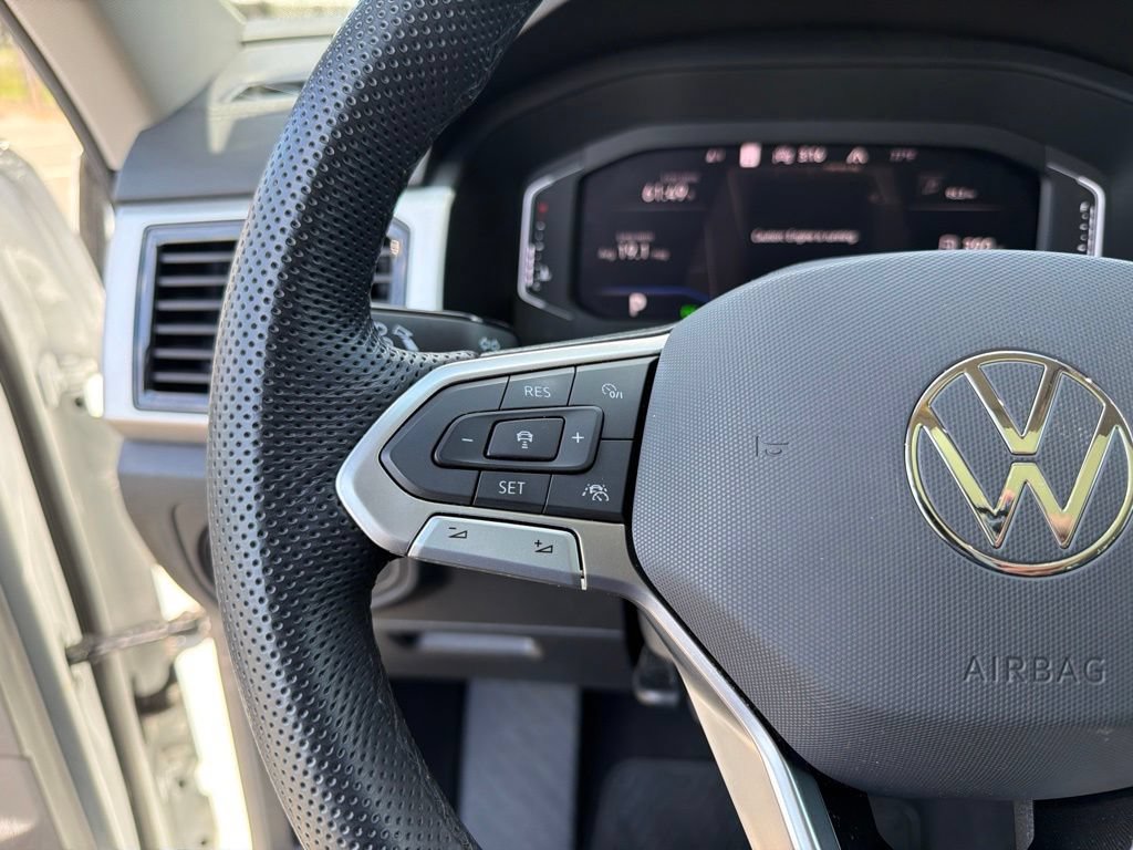 Used 2023 Volkswagen Atlas SEL R-Line AWD/4WD image 16