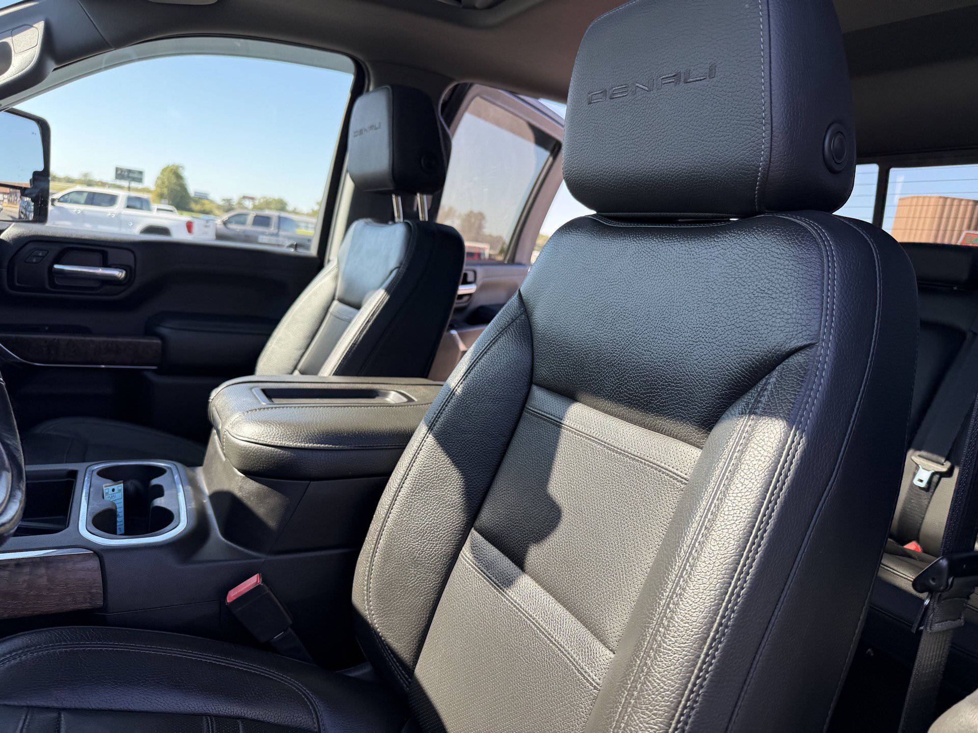 Used 2021 GMC Sierra 3500 Denali w/ Technology Package AWD/4WD image 30