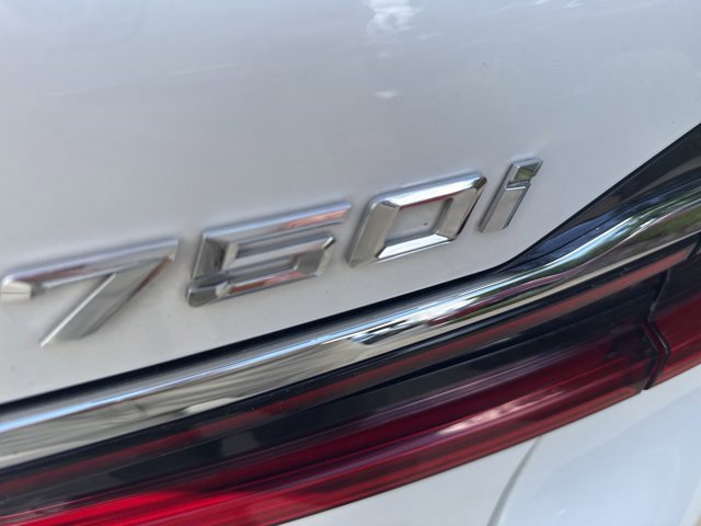Used 2021 BMW 750i xDrive image 7