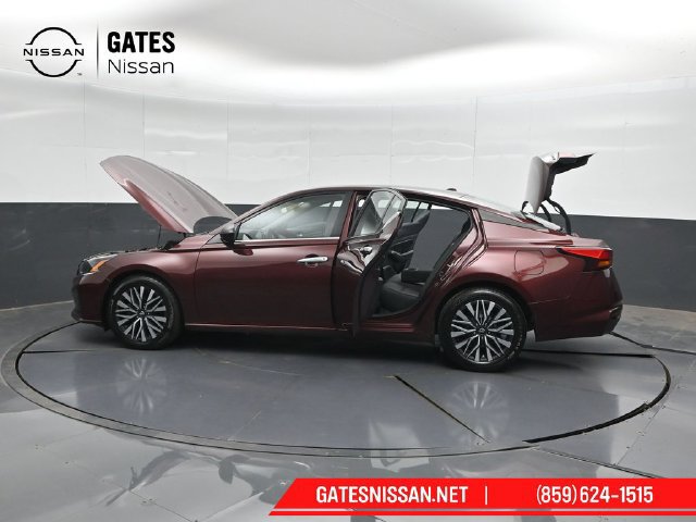 Used 2025 Nissan Altima 2.5 SV FWD image 52